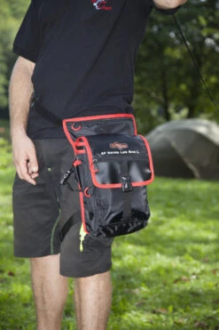 Iron Claw SF Swing Leg Bag -Angelausrüstung 7145 756 detailYnYLofiTiQuip 1280x1280