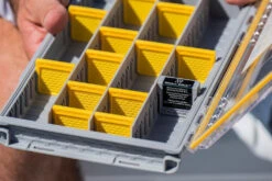 PLANO EDGE Professional 3600 Standard Zubehörbox - PLASE360 -Angelausrüstung Plano PLASE360 lifestyle1 7663697ab4pX3xRSM70 1280x1280