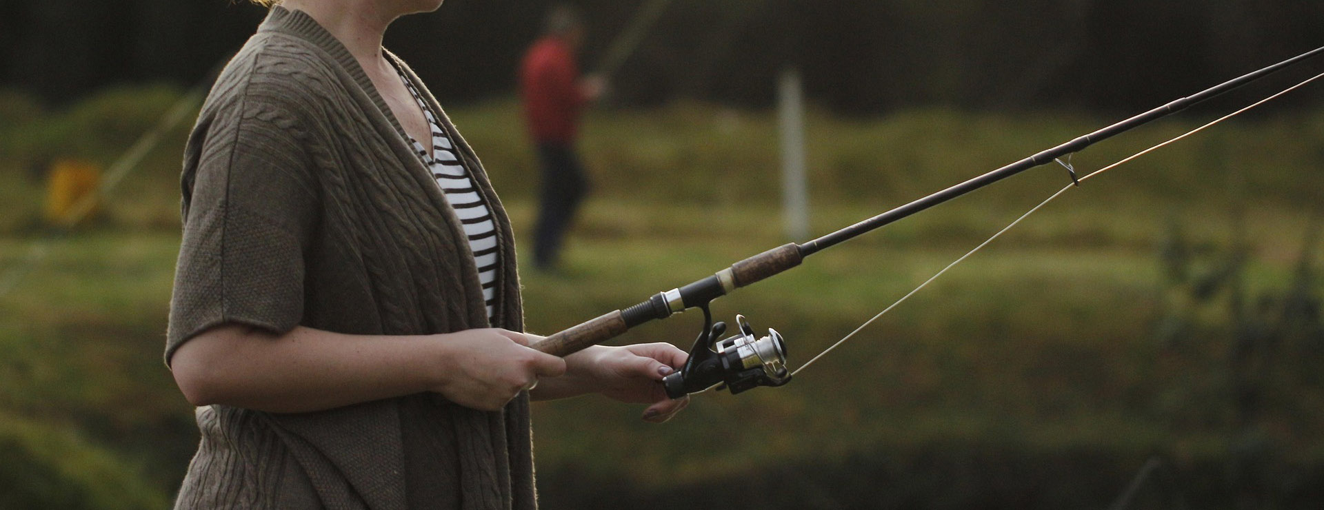 Titelseite -Angelausrüstung woman 3957495 1920